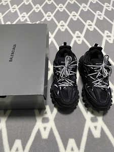 巴黎世家老爹鞋 新款 纯黑track 41 成色超级新 鞋盒