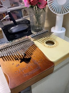 拇指琴21键和10键一起卖,19大的,29两个.有包装袋锥子