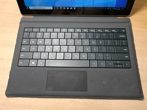 surface pro3原装键盘,边角轻微脱皮,成色见图,m