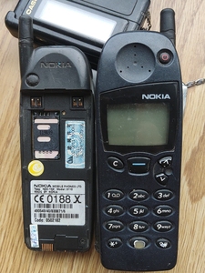 诺基亚5110  古董机   我家里的一手机 电池坏的
