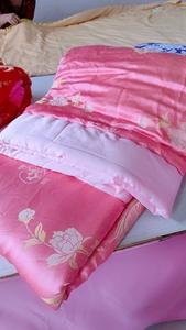 老被面丝绸被子150*200夏凉被特价出,被里是仿真丝布料