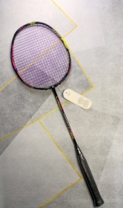 (个人转)原价一千多 尤尼克斯双刃10lt羽毛球拍.4u全碳