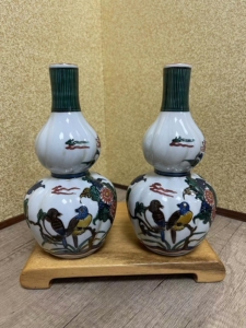 日本进口中古日本昭和早期九谷烧老福字款多棱形葫芦瓶1对2支!