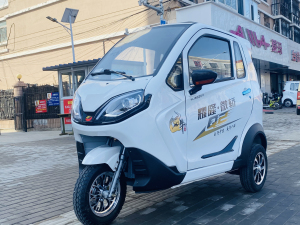 燃油正三轮摩托车耀隆q2单开门双排座,小巧方便,电喷宗申发动