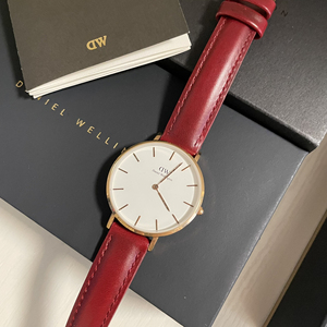 dw手表新年限定款红色皮革表带手表腕表petite女士手表