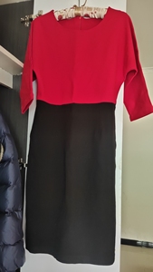 气质显瘦高级感圆领七分袖红黑双色拼接连衣裙全新无吊牌