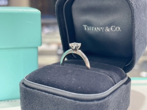 tiffany蒂芙尼钻戒,主钻:0.42,公主方形,10号圈