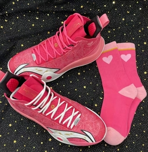 粉色篮球鞋 全身图片