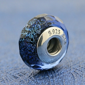 pandora潘多拉闪耀蓝色切割面星空蓝幻彩琉璃珠79164