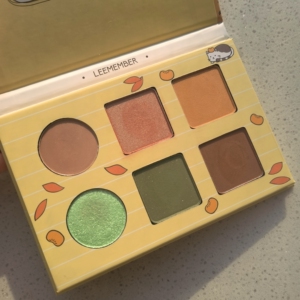 不包邮～荔萌荔曼猫咪眼影盘