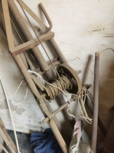 深井泵架子,水泵架子.用来安装和维修深井泵用,物件太大,最好