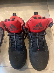 阿迪达斯 罗斯6玫瑰 实战球鞋  市面上已经绝版了  卖一双