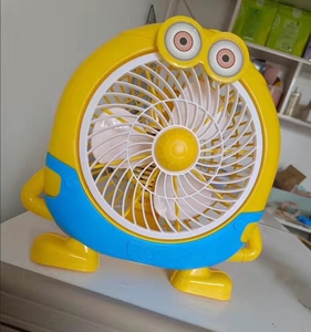 【特价甩卖】小型卡通小黄人电风扇清仓 全新包邮