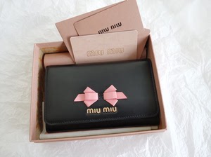 miumiu钱包蝴蝶结