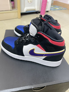aj1 湖人红蓝配色全新 无原装盒 忘记放哪了