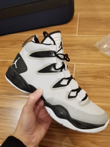 aj28伦纳德/马刺配色