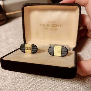 givenchy 中古纪梵希黑金老花袖扣