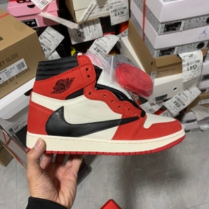 aj1倒钩白红 芝加哥 正品批 不闲聊 懂诚心拍 懂huo自