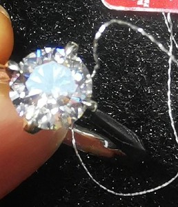 周大福1克拉钻石戒指