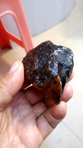 台山玉乌鸦皮,重130克,水冲完美,光滑.