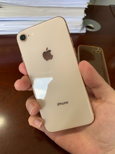 iphone8 美版无锁64g 全网通 成色95新 基本没啥