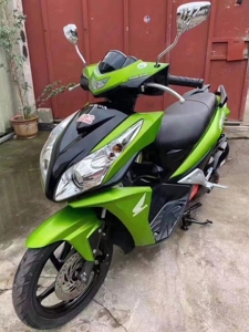 本田弯刀摩托车二手