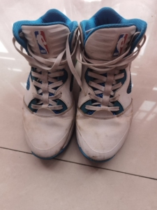 品牌出口nba高端篮球鞋,一双好战靴,基本都是室内磨损臭哲88888896