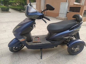 铭亮不倒翁电动三轮车,72-20全新电瓶,后双驱,(双电机双