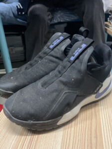 出正品nike/耐克詹姆斯 使节11 44码篮球鞋,黑紫配色_阿里巴巴找货