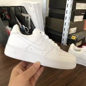 爆款纯白空军af1 40码 ,有轻微染色,9.