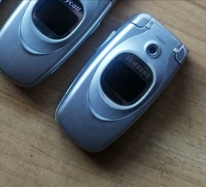 三星e608经典机,打接正常,电池待机时间长,充电器正常,没