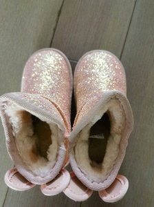 全新木木兔女童粉色亮片雪地靴，内长约18.5，全新未穿过，有