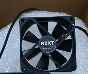 nzxt 12025 恩杰z73  12cm风扇 4线调速