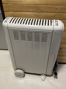 佳星电热油汀暖气,功率1500w,额定电压22v/50hz
