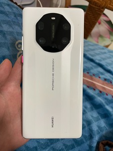 华为mate40保时捷rs,过保,白色12 256,售后换屏