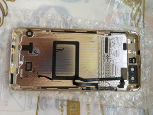 原装拆机华为p10后盖,钻雕金,有使用划痕,9成新以上,保证