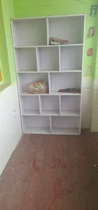幼儿园橱子，四个书橱，角橱，桌子椅子，九成新塑料床