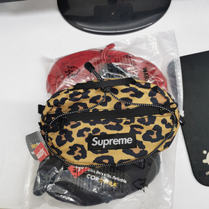 豹纹supreme