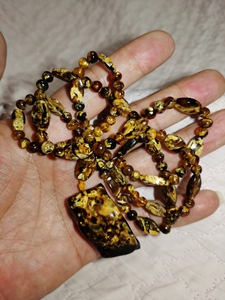 抚顺西露天矿坑下老料琥珀干白花珀项链毛衣链 黄花溶洞平安无事