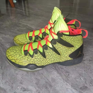 aj28全明星最美配色,无原盒,码数43,上脚次数极少,新不