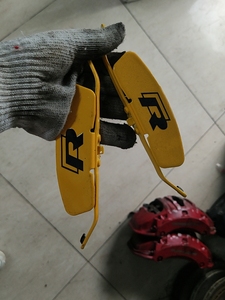 高尔夫r20r36大单活塞 刹车卡钳卡簧 黄色r标