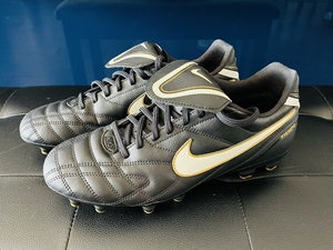 耐克传奇3足球鞋