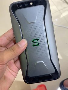 黑鲨一代 功能一切正常除了中间home键无法使用,其他功能