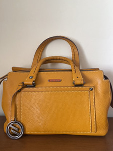 丹尼爱特daniel hechter姜黄色牛皮包包手提斜挎