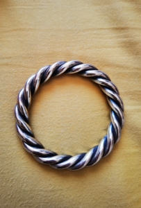 白银传 古法三股麻花纯银手镯 古法工艺,很复古的感觉,非常喜