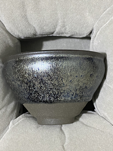 建盏《霜华》,作者:余国彬(一级工艺美术师,非物质文化资产传