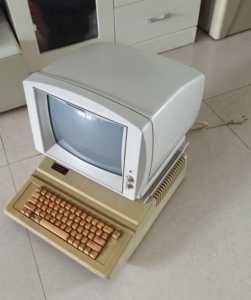 古董电脑 80年代 appleii 《电脑资料档案设计》