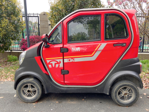 电动车电瓶四轮把式方向盘老年代步东威小型家用 .没有电瓶,就