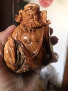 太行崖柏双色红油原皮糖心玉化料钟馗手把件.料子油性好纹理漂亮