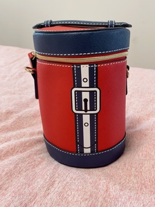 雅诗兰黛水桶包 全新 带链条 可斜挎手提